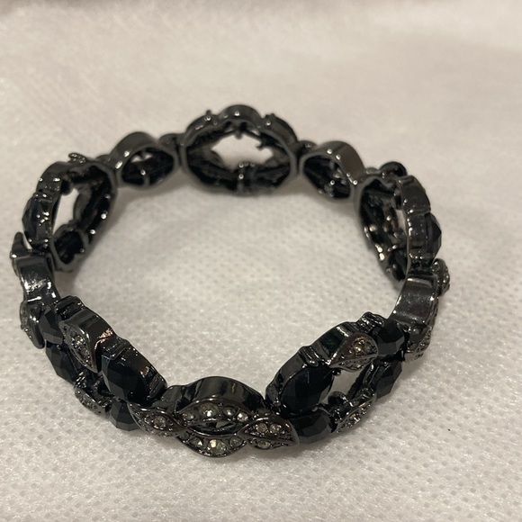 NWOT - Stretchy Black & Pewter Coloured Crystal Bead Bracelet - Picture 3 of 9